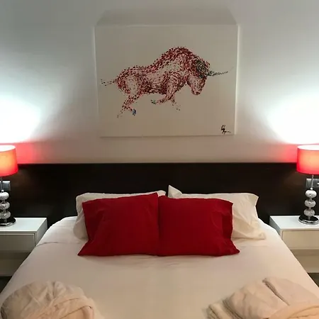 Suites El Rojo *