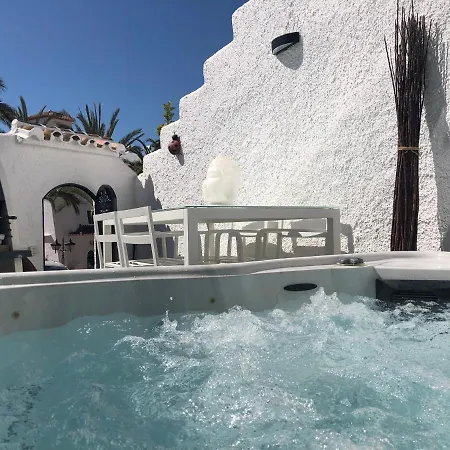 Suites El Rojo Holiday home *